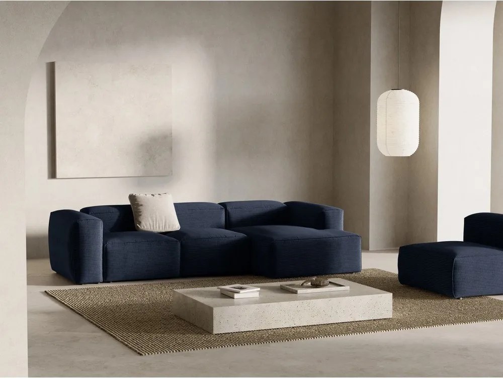 Divano angolare blu scuro (con penisola a destra/con chaise lounge) con rivestimento in velluto a coste Bergamo – Cosmopolitan Design