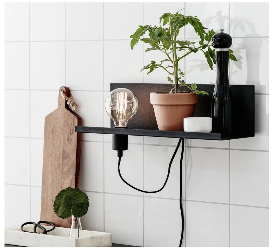 Lampada da parete nera con stazione di ricarica USB Multi - Markslöjd