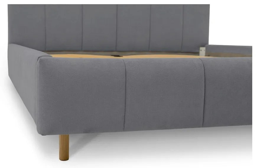 Letto matrimoniale imbottito grigio con doghe in legno 180x200 cm Zee - Scandic