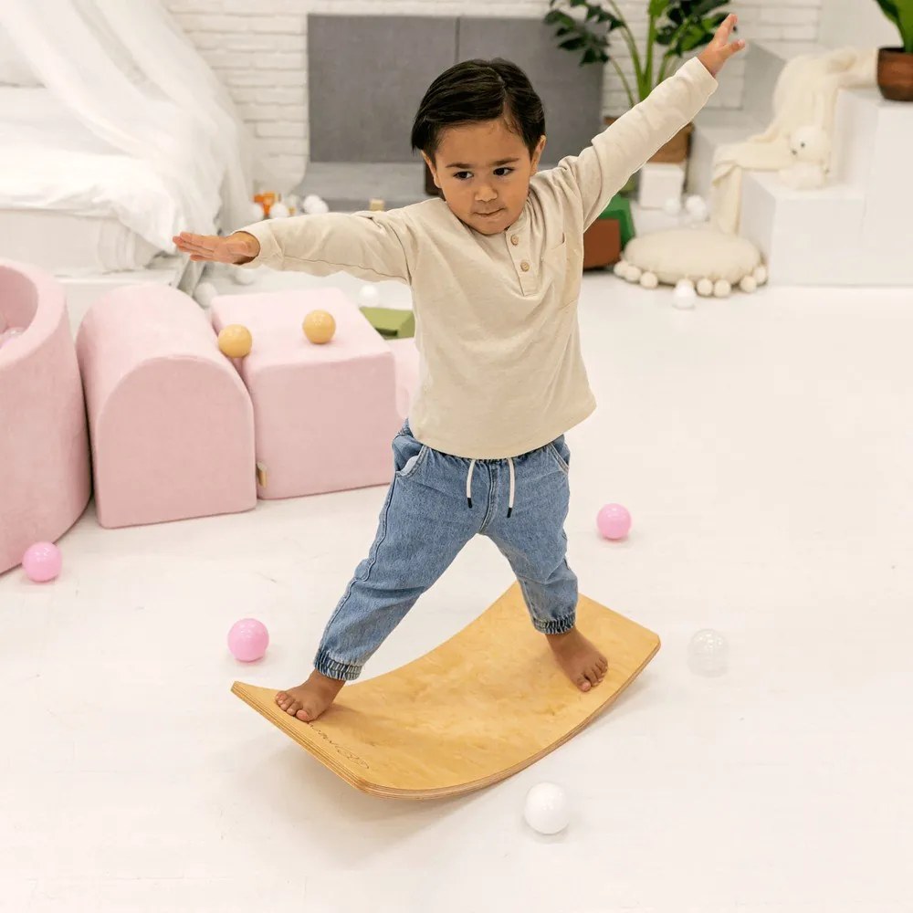Tavola di equilibrio montessori rosa/di colore naturale in pino massiccio 80x30x18 cm Montessori – Meowbaby