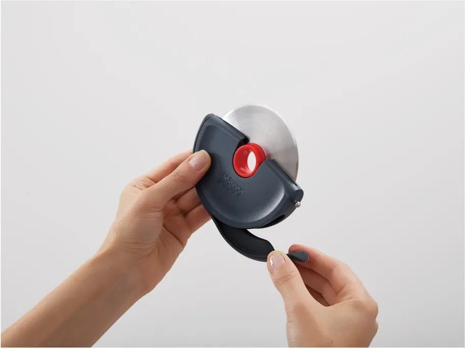 Tagliapizza in acciaio inox e silicone Disc - Joseph Joseph