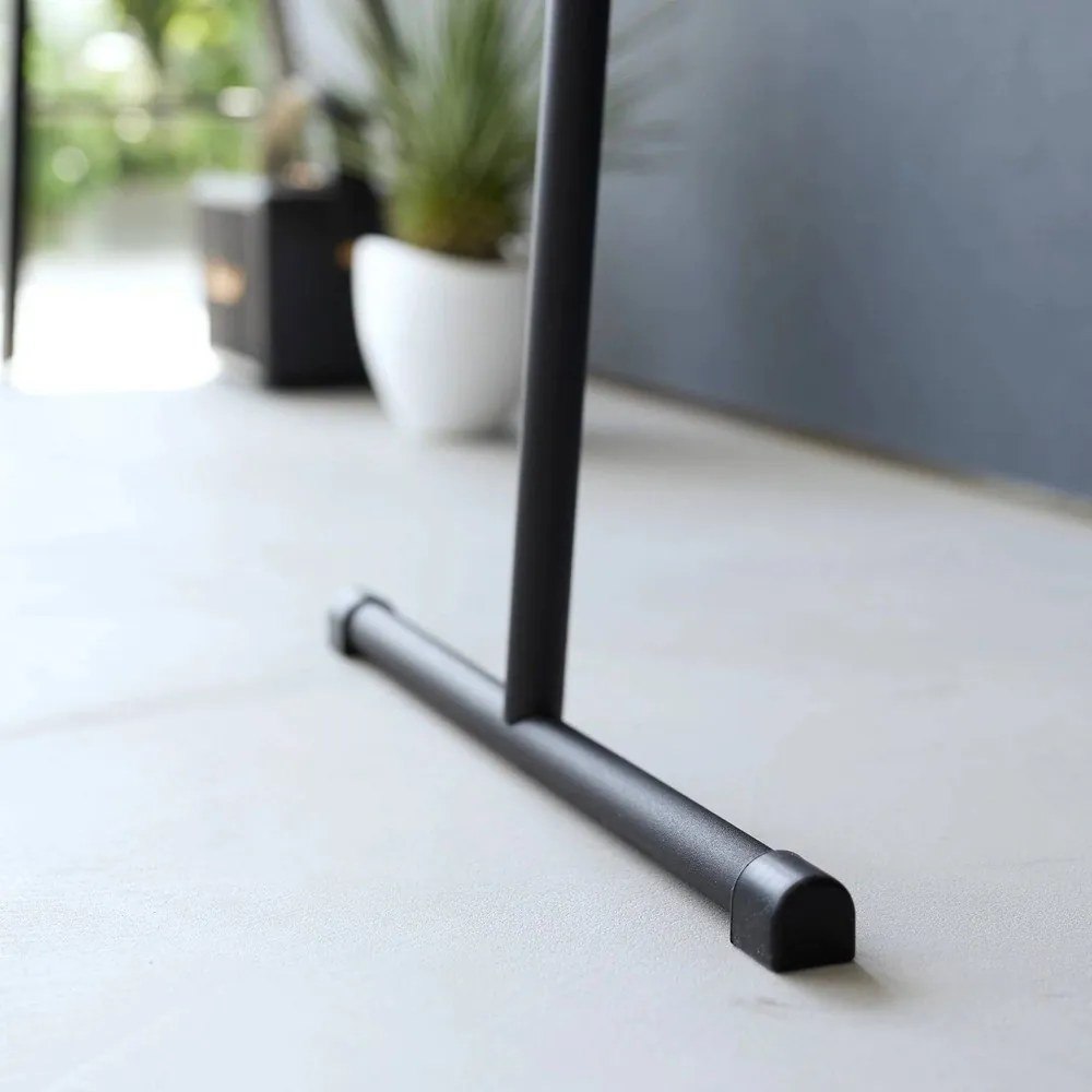 Attaccapanni da parete nero in metallo 38,5 cm Tower – YAMAZAKI