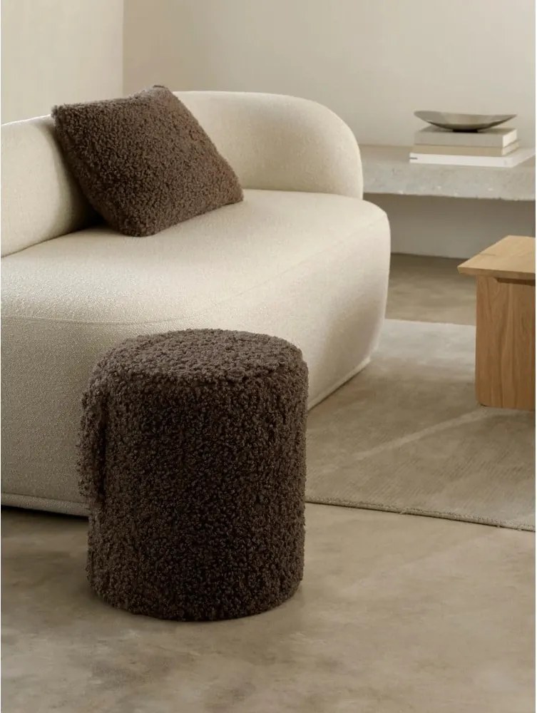 Poggiapiedi marrone scuro con rivestimento in bouclé Teddy – Blomus