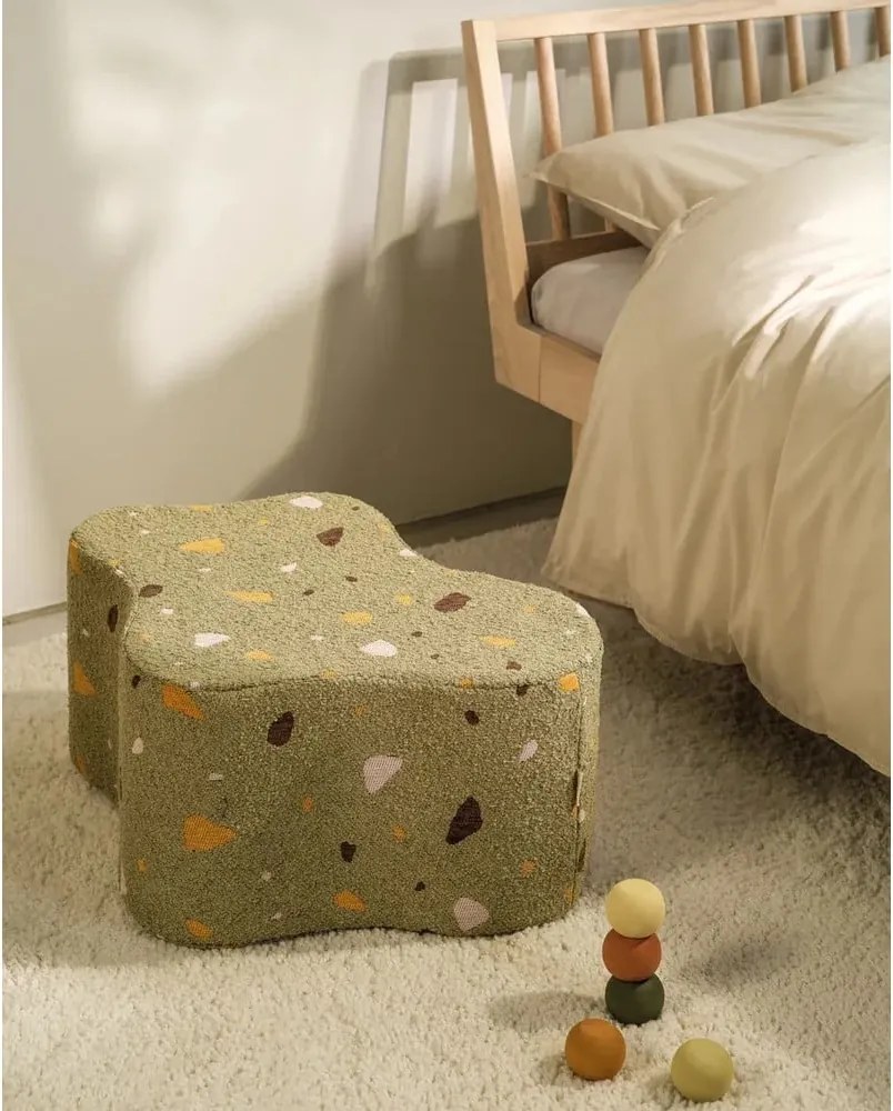 Pouf per bambini verde con rivestimento in bouclé e ciniglia Terrazzo Cloud – Wigiwama