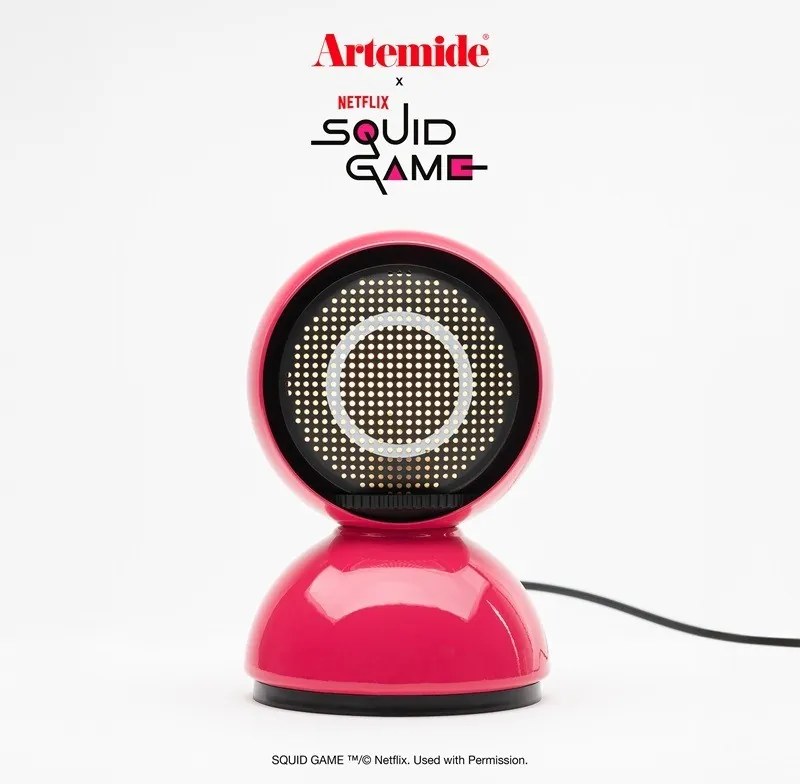 Artemide Eclisse Squid Game rossa la guardia
