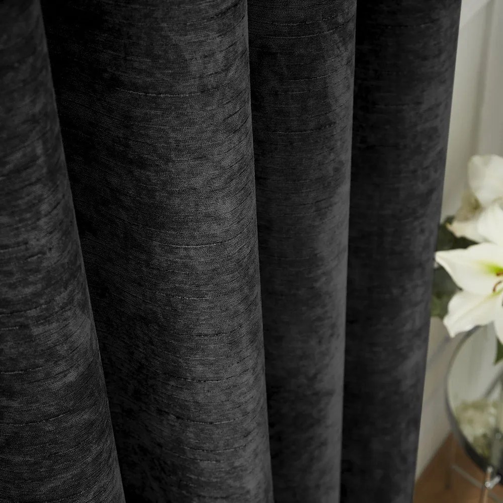 Tende in set termoisolanti nere in ciniglia 2 pz 229x229 cm Selene Luxury Chenille – Hyperion