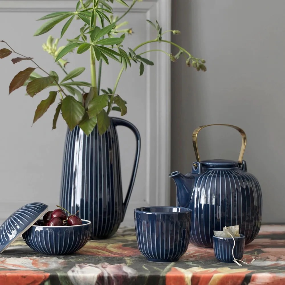 Teiera in porcellana blu scuro Hammershoi, 1,2 l Hammershøi - Kähler Design