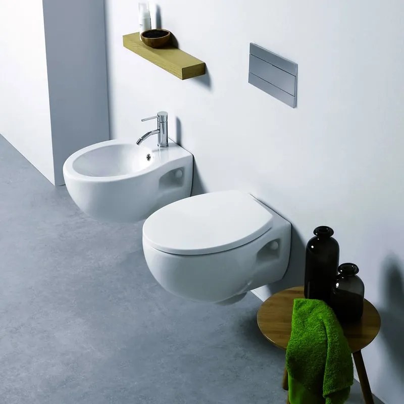 Coppia sanitari scarico a parete k04 bianco lucido WC: P 44 x L 36 x H 27 cm, bidet: P 26 x L 32 x H 24 cm
