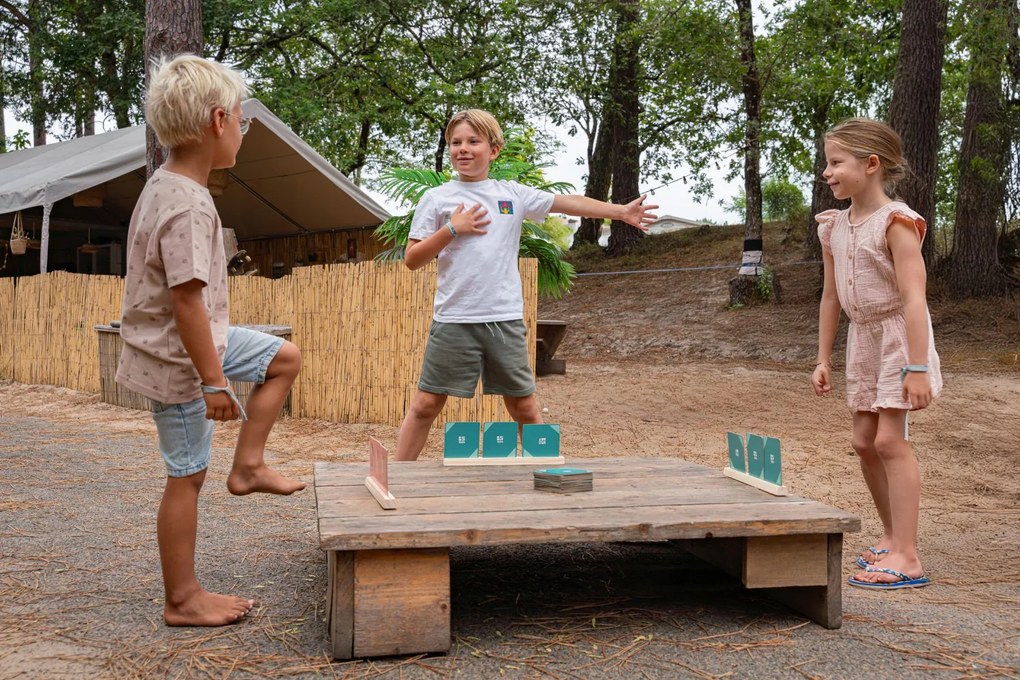 Gioco di pose e coppie