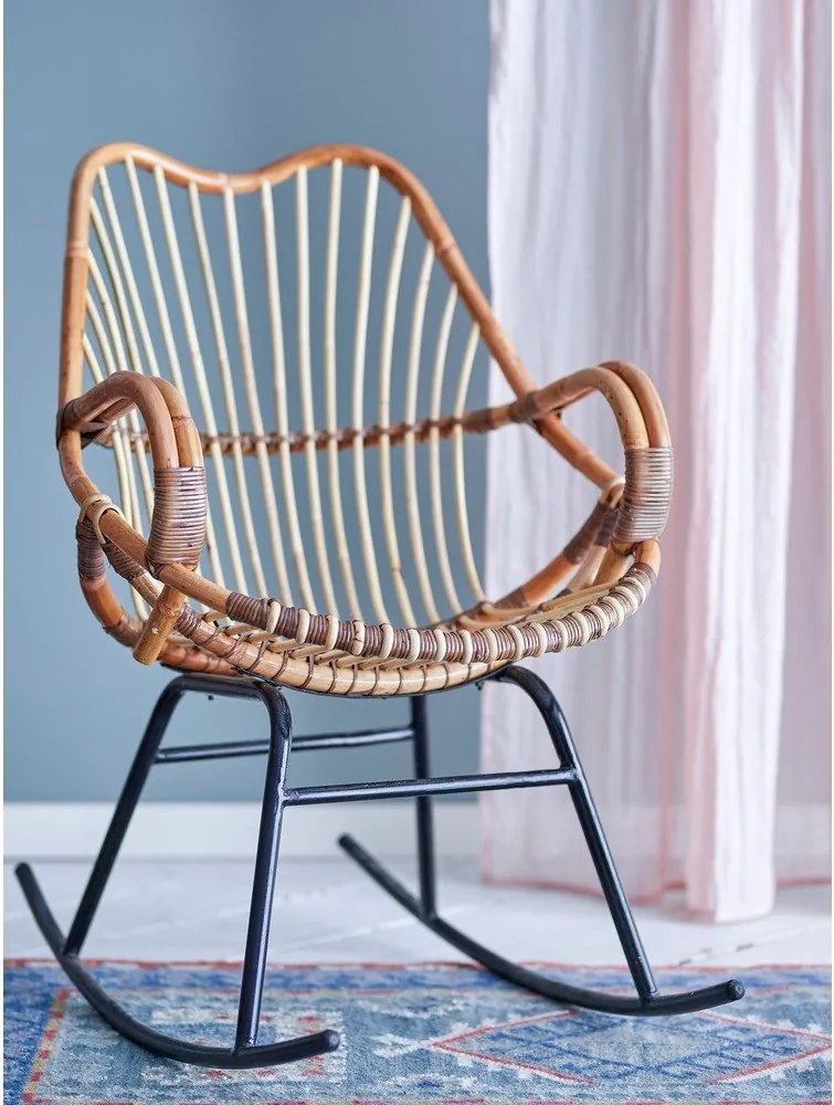 Sedia a dondolo in colore naturale Reine - Bloomingville