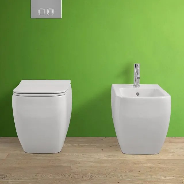 Coppia di Sanitari filomuro Metropolitan bianco lucido con copriwater ultraslim soft close