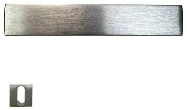 Maniglia su rosetta con bocchetta quadrata Q-arte in zama cromo satinato