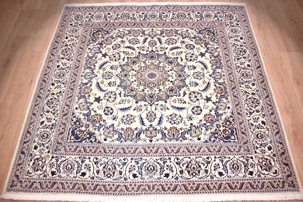Nain Tappeto 200 x 200 (Iran) Annodato A Mano