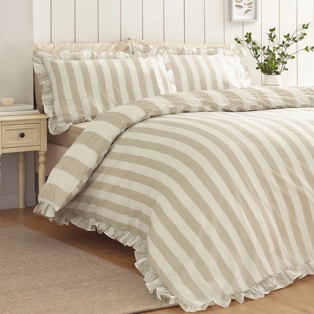 Set copripiumino e federa beige per letto singolo 135x200 cm Seersucker Frill Stripe – Catherine Lansfield