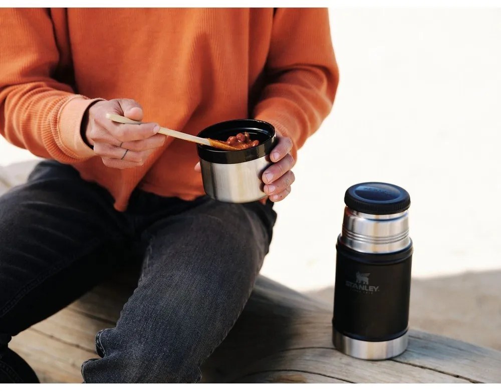 Borraccia termica nera in acciaio inox 700 ml Legendary Classic Black – Stanley