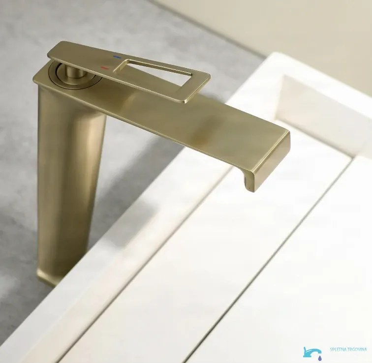 Rubinetto per lavabo ELITE EDITION BBS1257 in ottone con bocca a cascata, disponibile in più finiture — Cromo — Alta