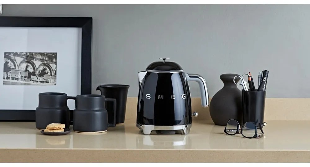 Bollitore nero in acciaio inox 800 ml Retro Style - SMEG