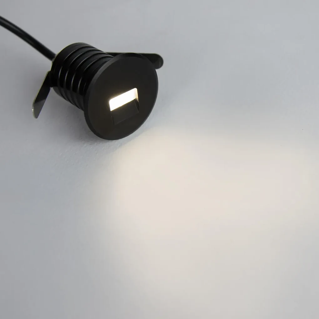 Faretto LED Knightsbridge 100W - 8400 Lumen, 4000K, IP65, Corpo In Alluminio Nero, Per Esterni - 4