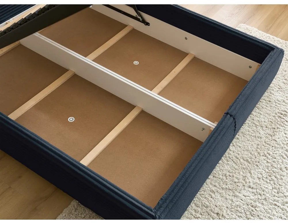 Letto matrimoniale in blu scuro imbottito con spazio contenitivo con griglia inclusa 160x200 cm Jade – Bobochic Paris