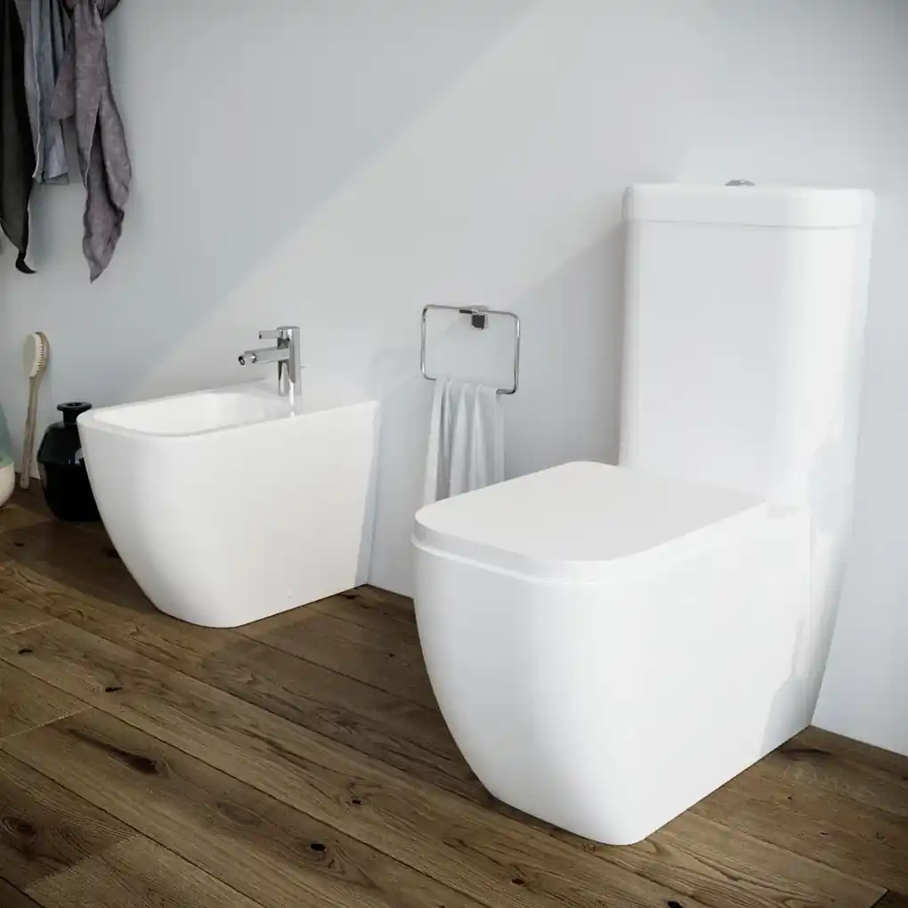 Vaso WC monoblocco Legend filo muro in ceramica completo di sedile  softclose