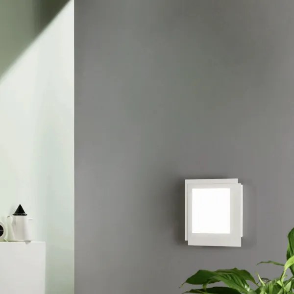 Applique LED in metallo Bianco 24x24 cm e diffusore in acrilico PASSPARTOU