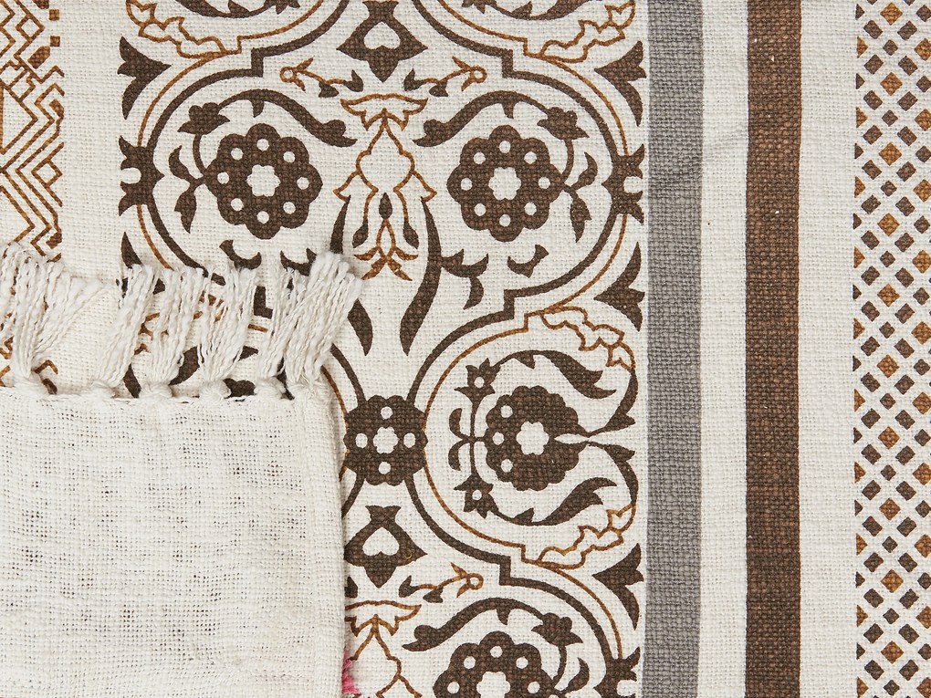 Coperta cotone marrone e beige 130 x 180 cm CHINSURAH Beliani