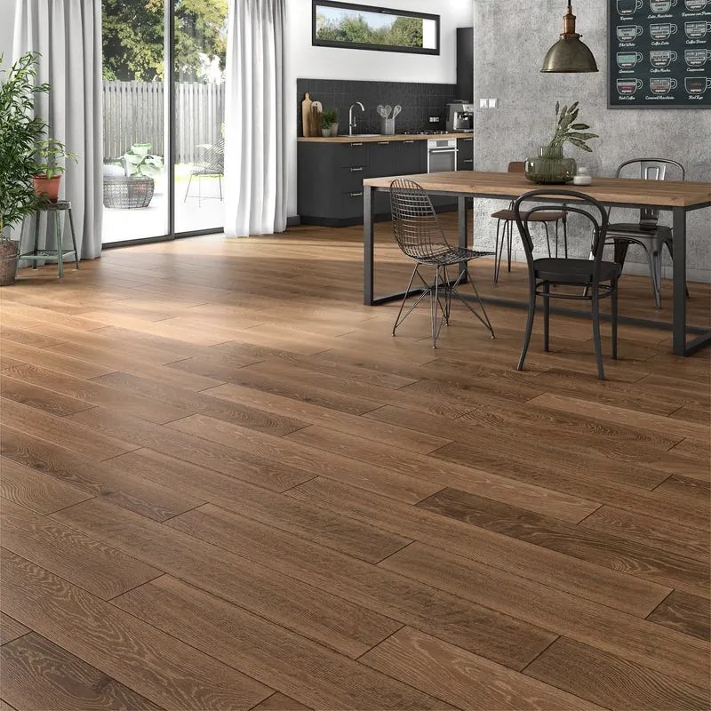 Parquet prefinito in rovere naturale Famiglia vetrificato Intenso XL