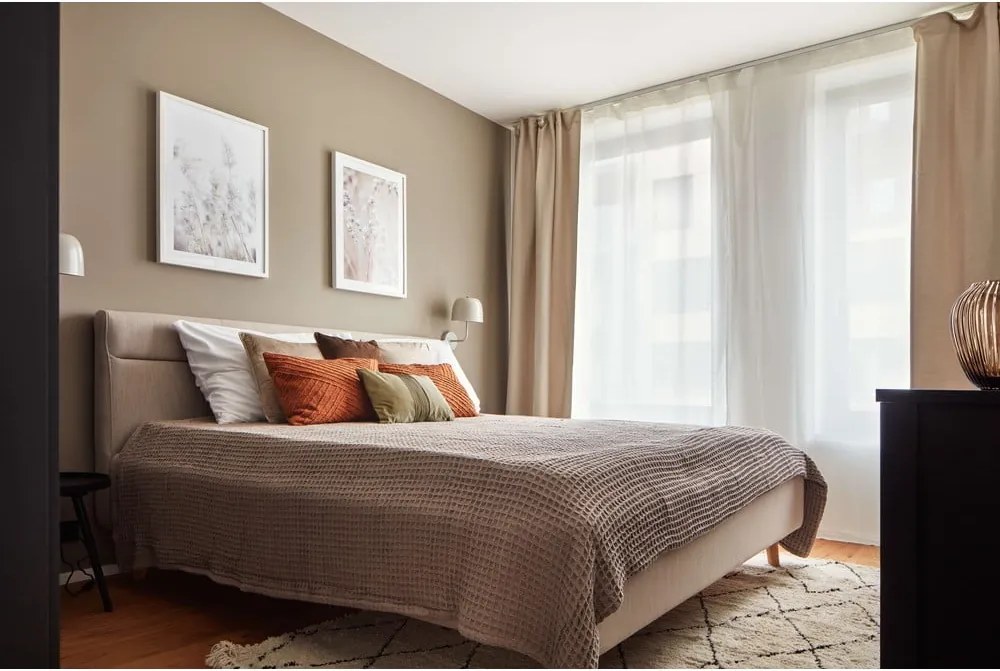 Letto matrimoniale imbottito beige con contenitore con rete inclusa 180x200 cm Lotte – Meise Möbel