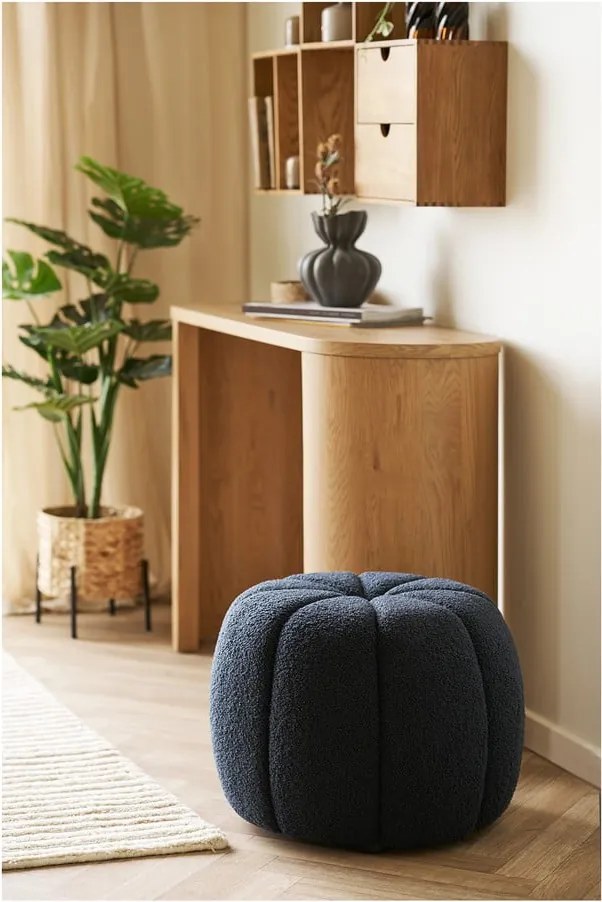 Poggiapiedi blu scuro con rivestimento in bouclé Paisley – House Nordic