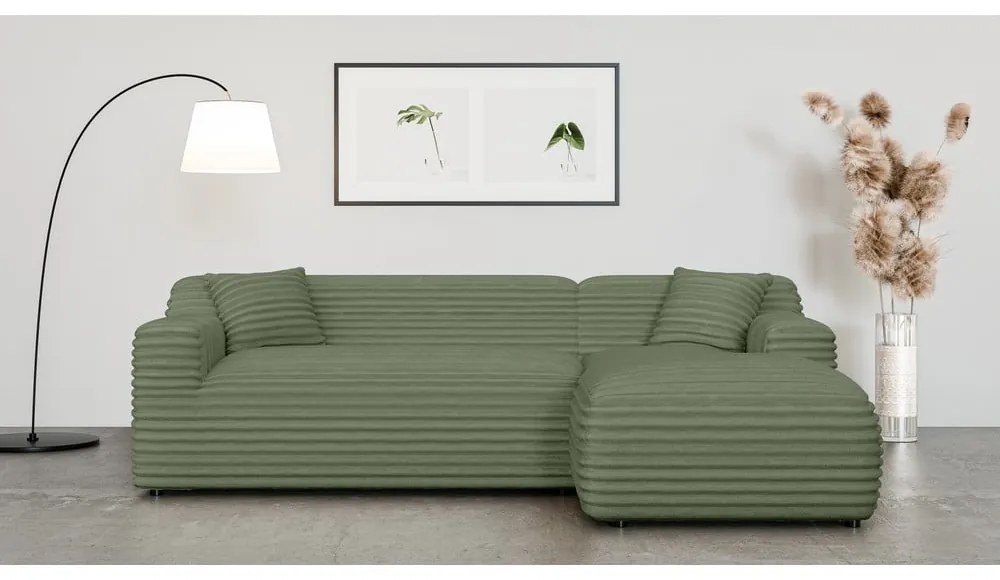 Divano angolare verde (con penisola a destra e chaise lounge) rivestito in velluto a coste Martin – Ropez