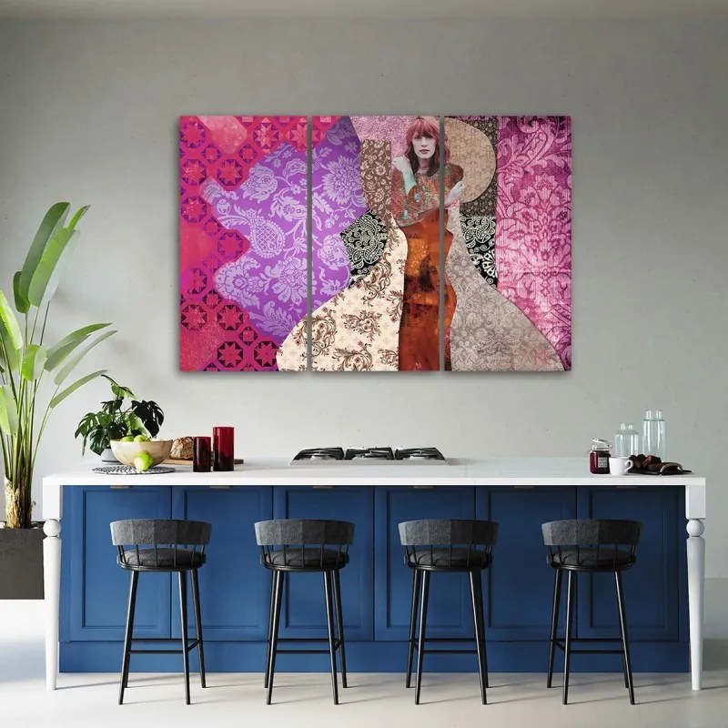 Quadro su tela 3  pannelli, Una donna su uno sfondo decorativo  Dimensioni 150x100