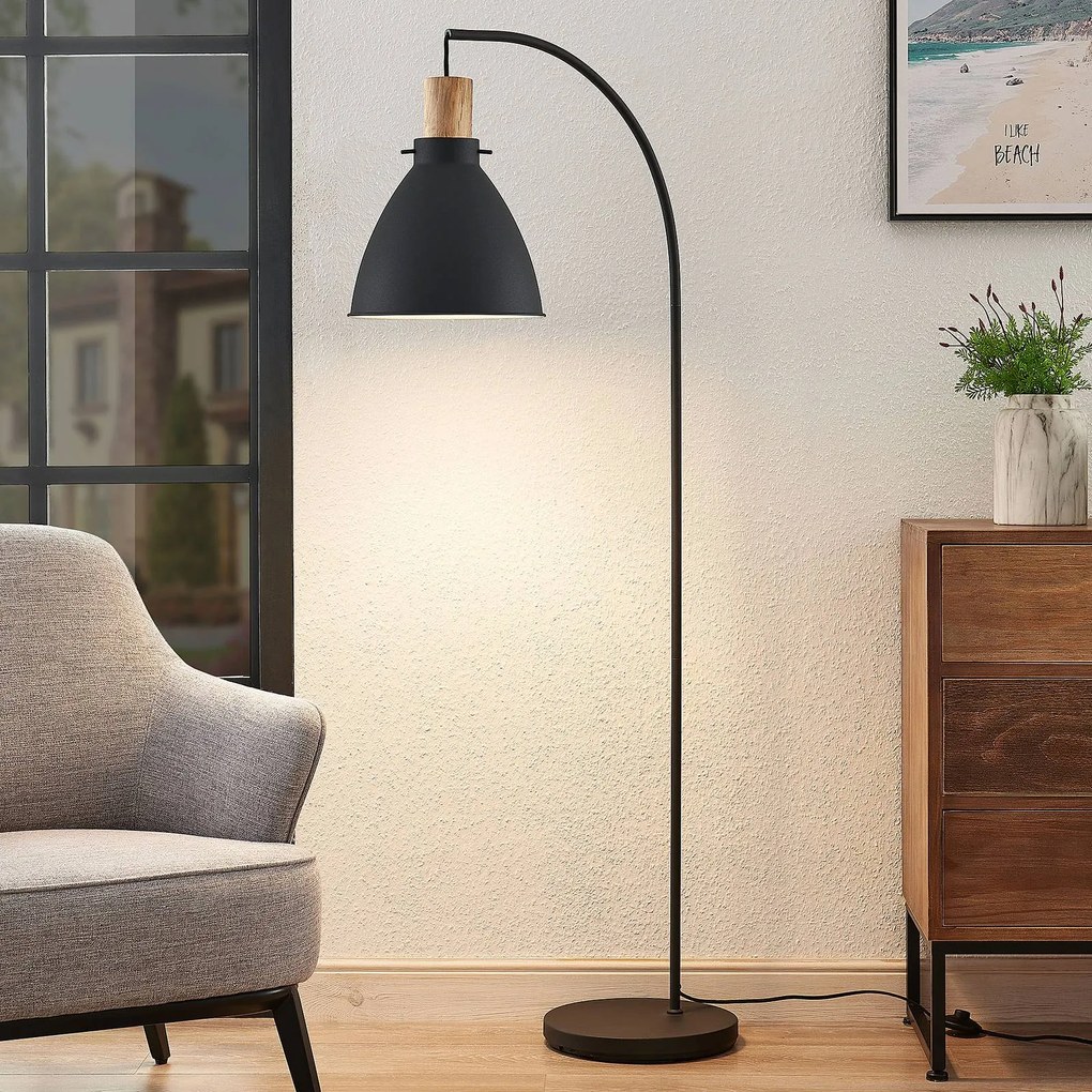 Lindby Trebale lampada da terra con legno