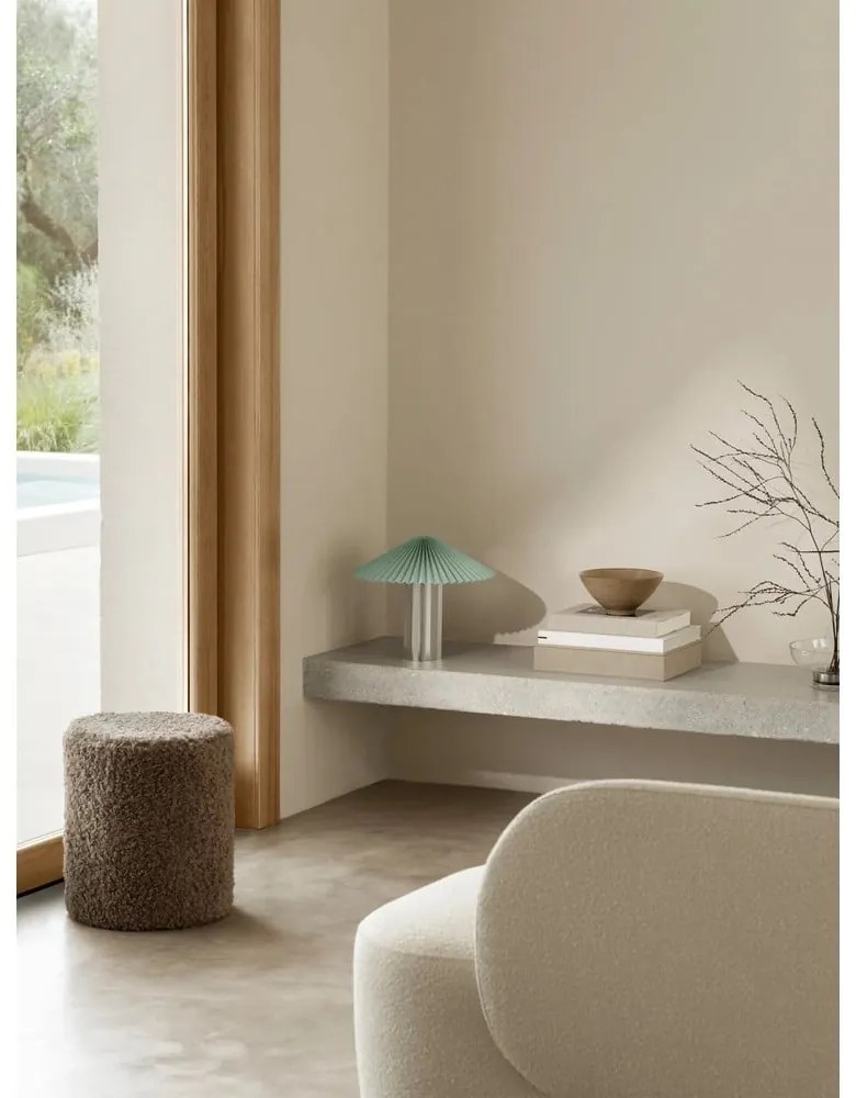 Poggiapiedi marrone con rivestimento in bouclé Teddy – Blomus