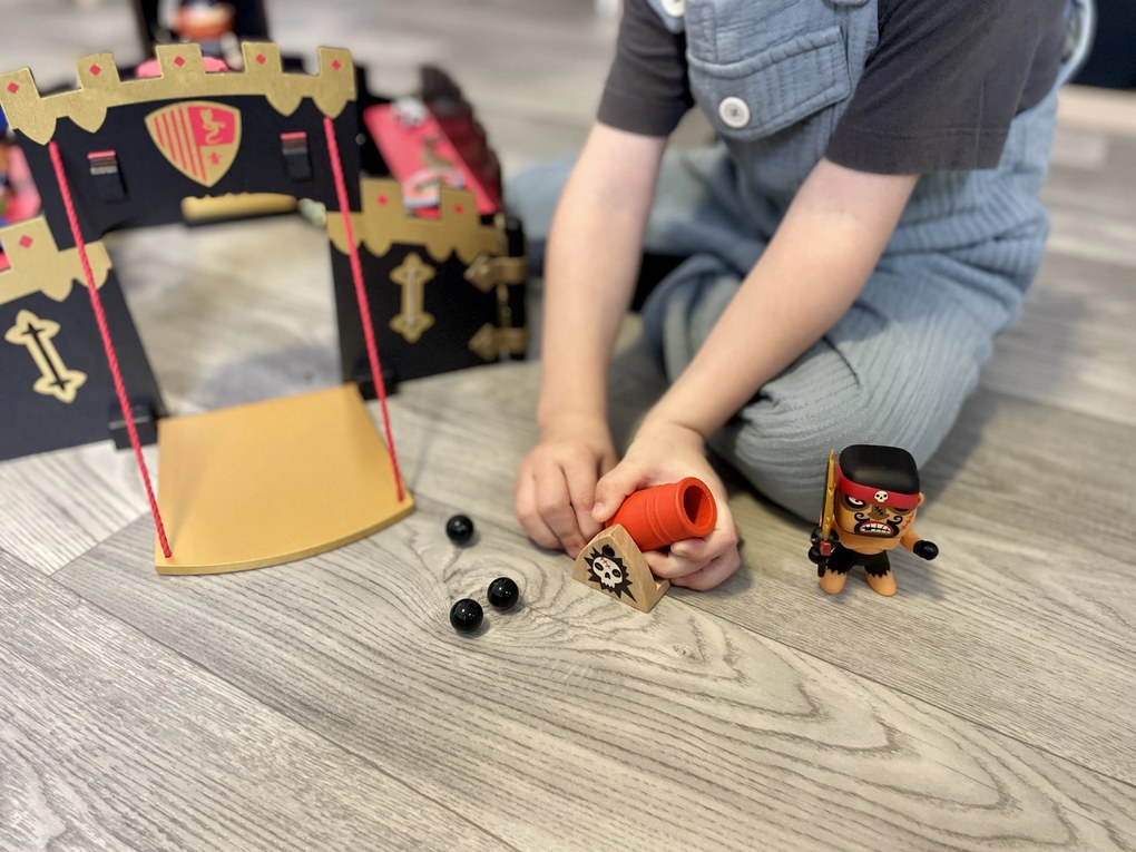 Arty Toys - castello nero per cavalieri