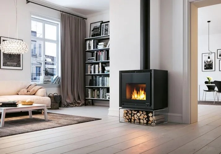 Palazzetti Iki square Stufa A Legna 8kw ad aria con focolare in Thermofix in acciaio nero