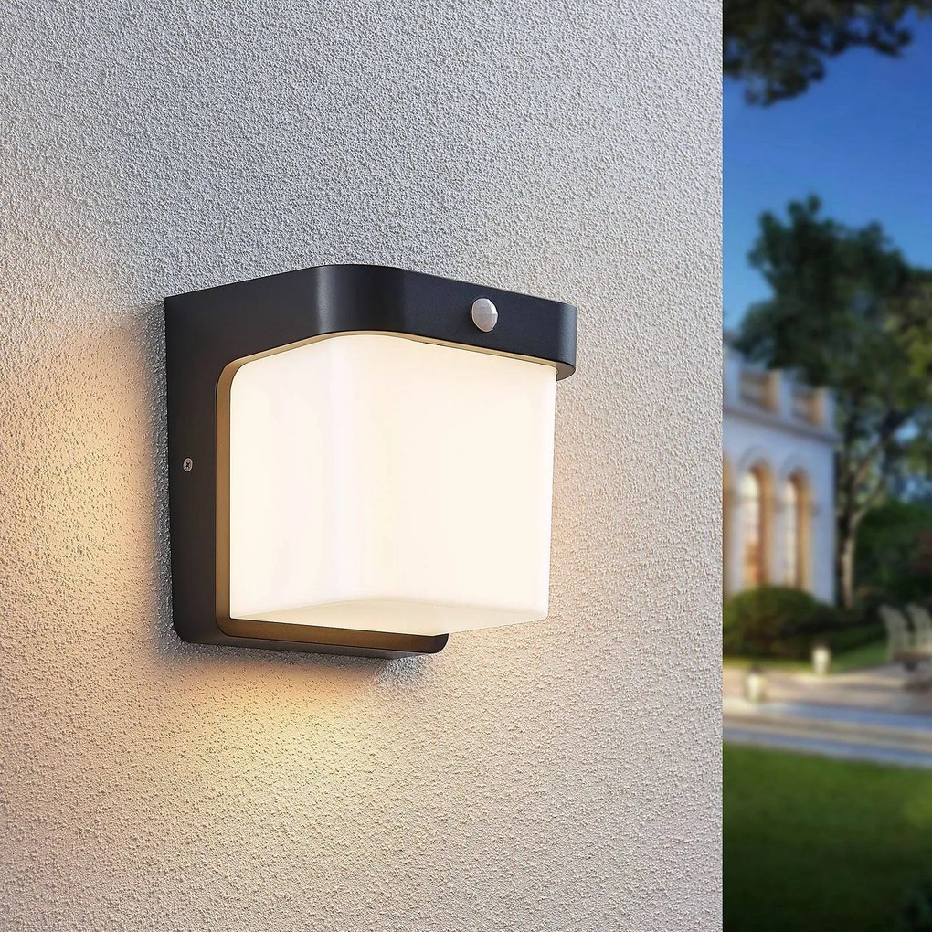 Applique LED da esterni Adenike con sensore Lindby, Nero, Plastica, Moderno