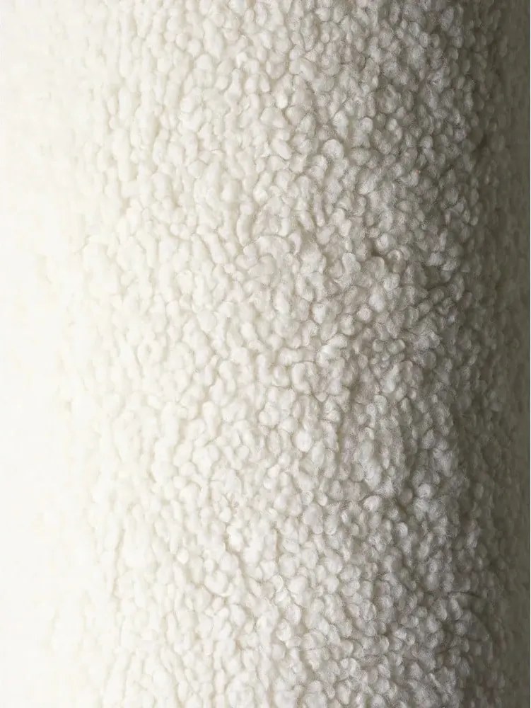 Cuscino per divano da bambini color crema con rivestimento in bouclé Ball – Wigiwama