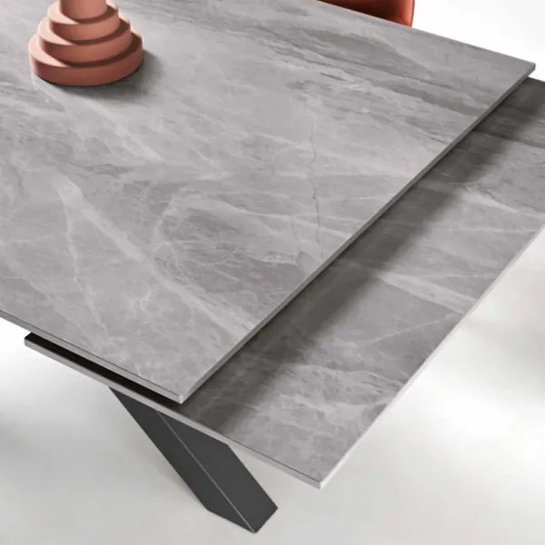 Tavolo allungabile a 240 cm in pietra effetto marmo Grigio SKY