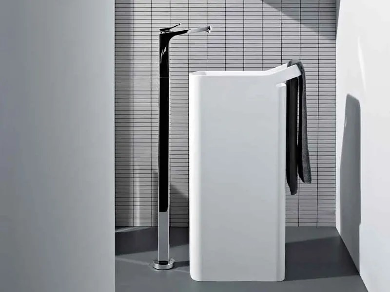 Zucchetti Lab 03 Lavabo Free Standing 48x40 H.89 a pavimento con portasalviette in cristalplant bianco