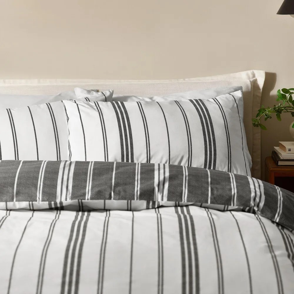 Set copripiumino e federa bianco e nero per letto singolo 135x200 cm Harbour Stripe – Catherine Lansfield
