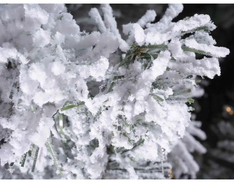 Albero di Natale Innevato - Canada - Effetto Realistico con Pigne