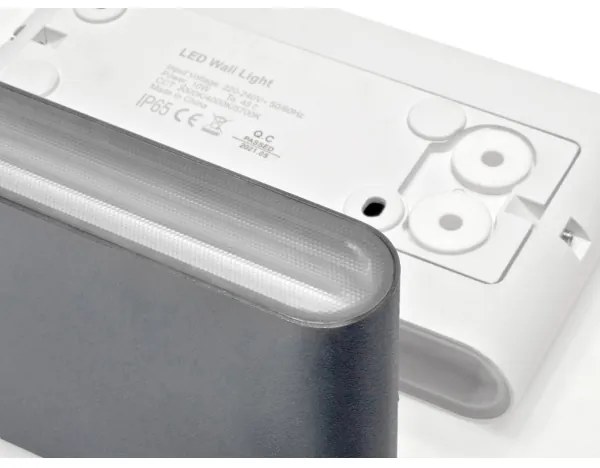 LED2 - Applique a LED da esterno FLAT 2xLED/3W/230V IP65 nero