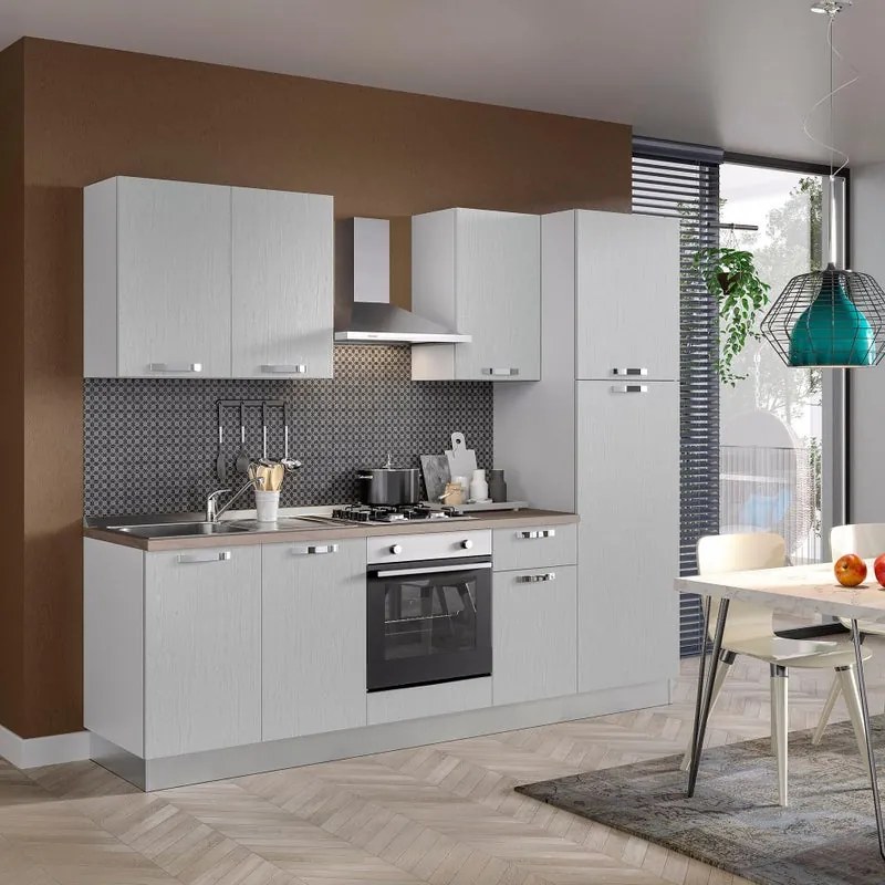 Cucina montata Dora bianco spatolato, lavello a sinistra, L 255 cm, completa di: cappa a camino, piano cottura a gas, forno e frigorifero