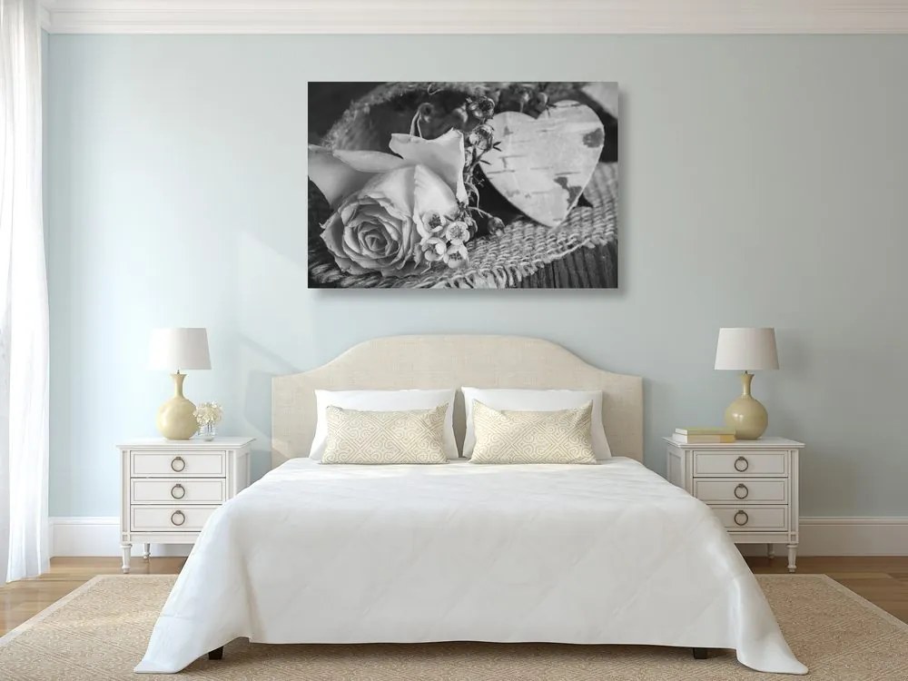 Quadro su tela – Rose e cuore in juta in bianco e nero