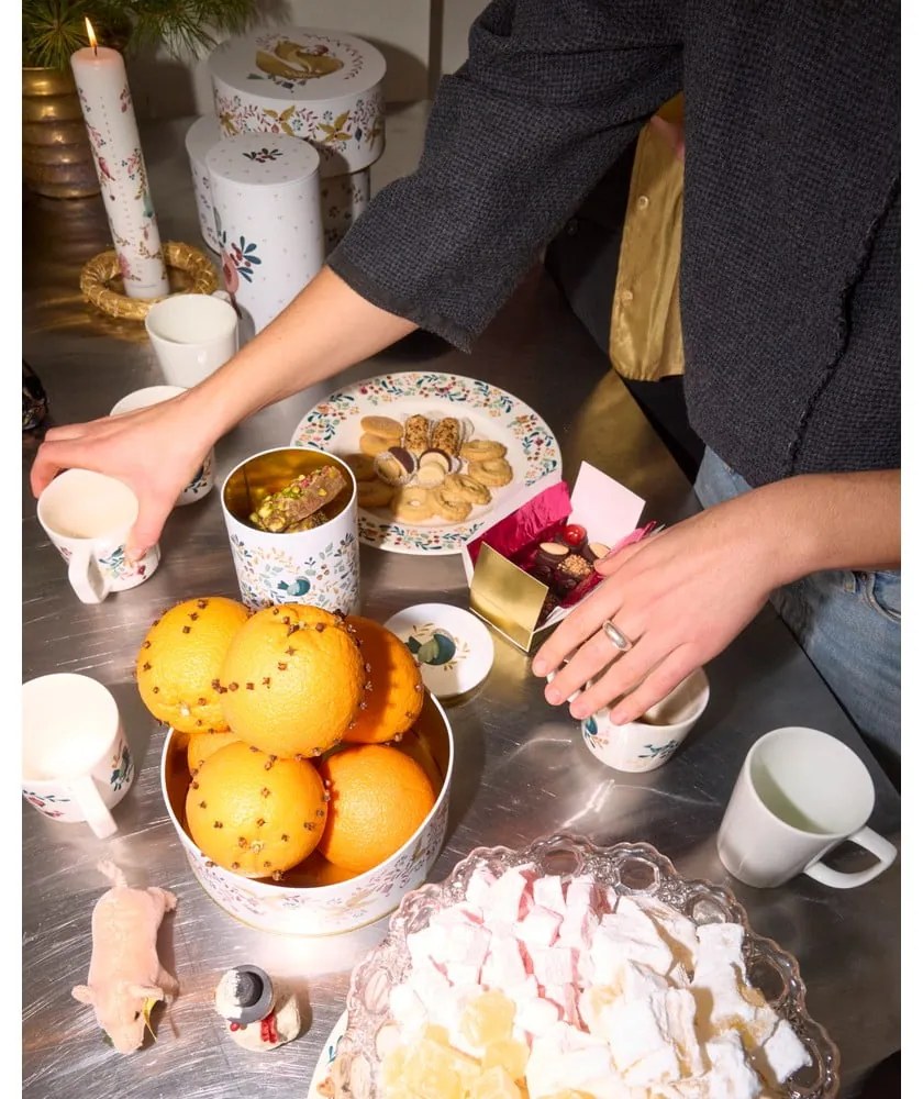 Candela a tema natalizio tempo di combustione 56 h Grand Cru Cottage 2025 – Rosendahl