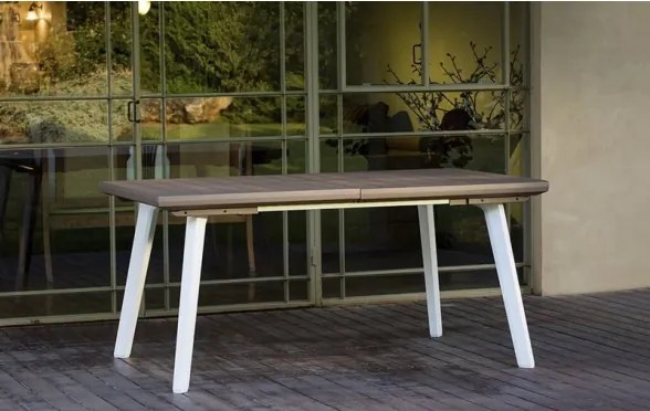 Tavolo Da Esterno Allungabile A 240 Cm Effetto Legno E Gambe Bianche Keter Harmony Cappuccino