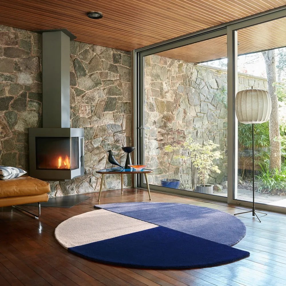 Tappeto rotondo blu in lana tessuto a mano ø 150 cm Mia Segment – Flair Rugs