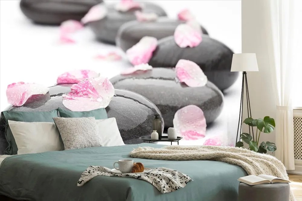 Carta da parati – Pietre del benessere con petali