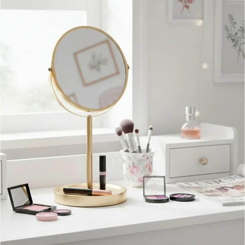 Specchio trucco da appoggio 35H in acciaio oro opaco con ingrandimento 3x e base portaoggetti