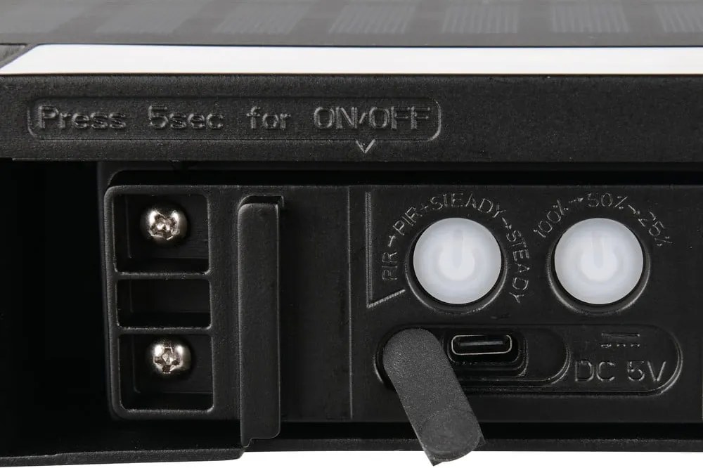 Illuminazione esterna LED con alimentazione a pannelli solari con sensore di movimento da parete (altezza totale 6 cm) Bilbao – Reality